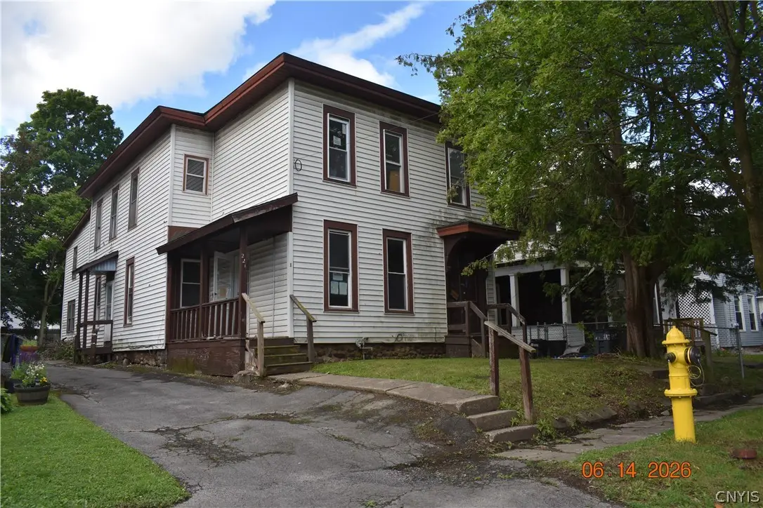 221 W Yates Street, East Syracuse, NY 13057 - #1