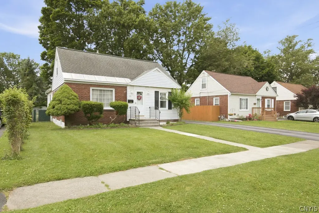 221 Beechwood Avenue, Liverpool, NY 13088 - #1
