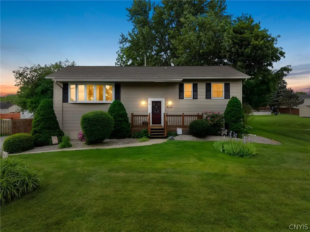 19 Buccaneer Bend, Baldwinsville, NY 13027 - #1