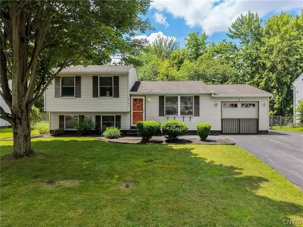 8185 Capricorn Drive, Liverpool, NY 13090