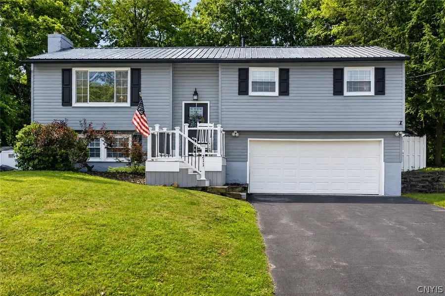 211 Juneway Drive, Chittenango, NY 13037 - #2