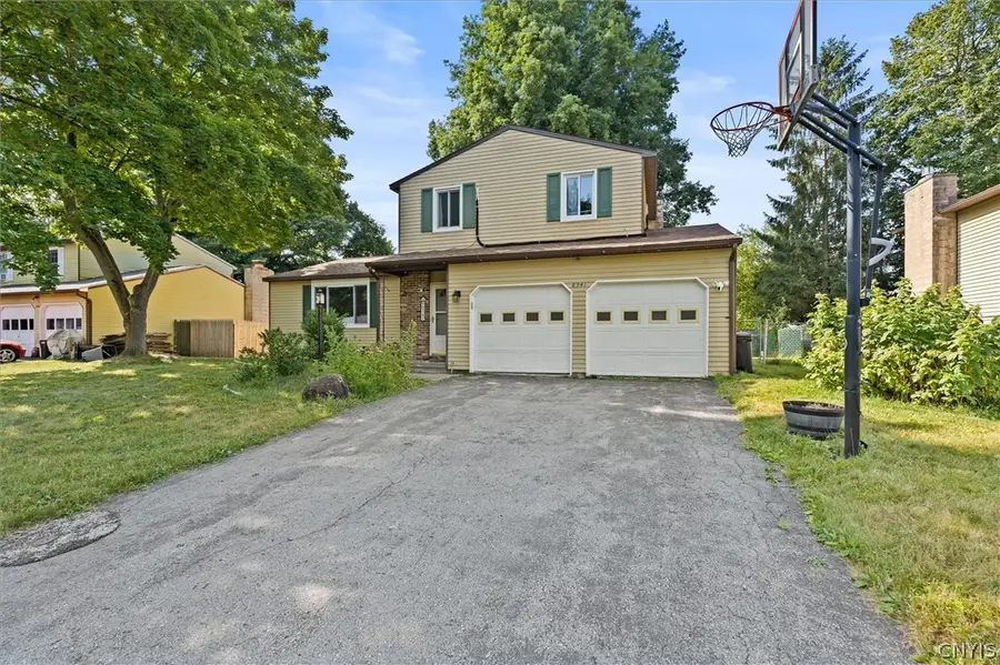 8341 Zenith Drive, Baldwinsville, NY 13027 - #2
