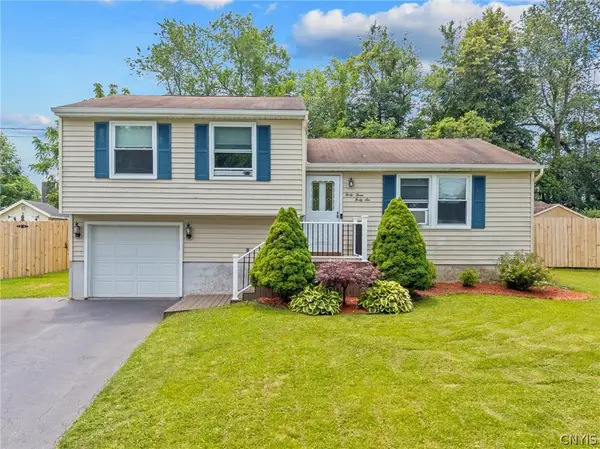 4346 Old Meadow Road, Clay, NY 13041