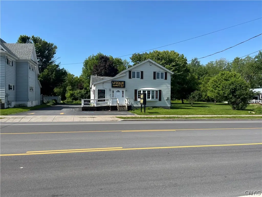 527 Coffeen Street, Watertown, NY 13601 - #1