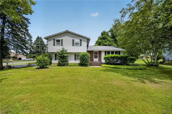 3929 Derby Dr, Syracuse, NY 13215