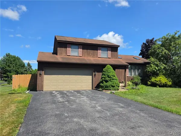 7698 Dominion Parkway, Liverpool, NY 13090