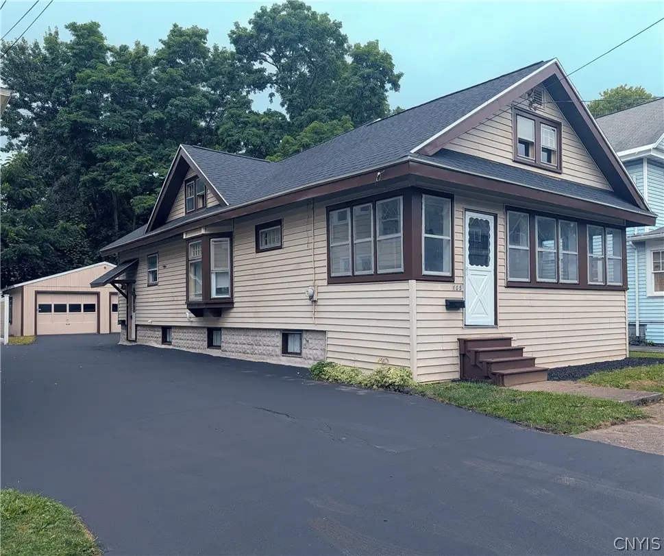 105 Peck Avenue, Syracuse, NY 13206 - #1