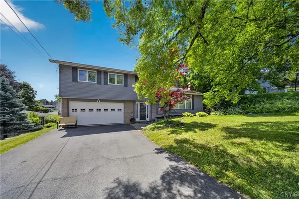 207 Eden Roc Circle, Syracuse, NY 13214