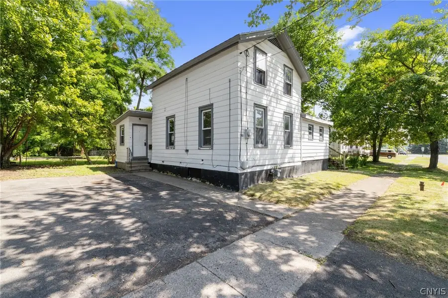 303 E Ellis Street, East Syracuse, NY 13057 - #3
