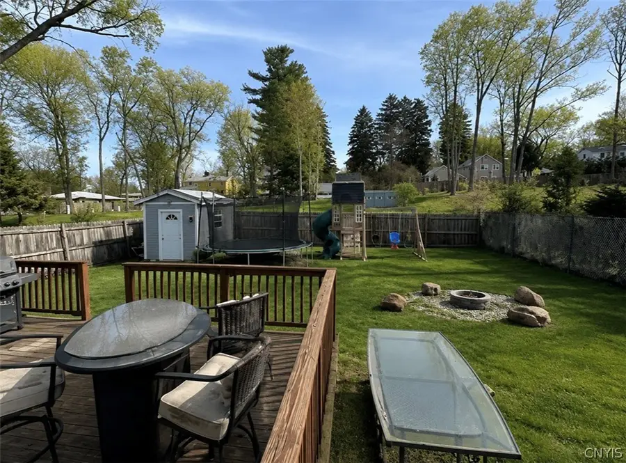 15 Woodlawn Avenue E, Utica, NY 13501 - #2