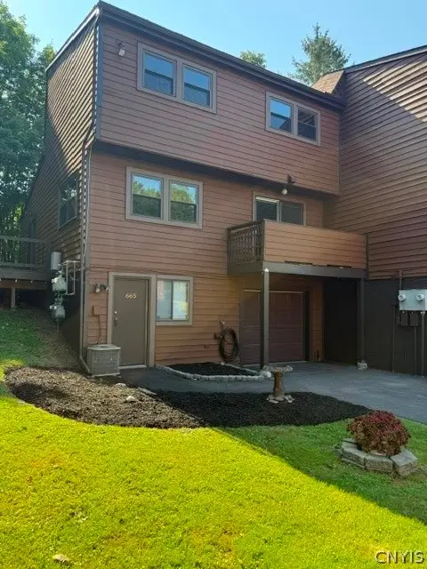 665 Idlewood Boulevard N, Baldwinsville, NY 13027