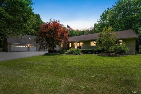 1109 County Route 4, Central Square, NY 13036
