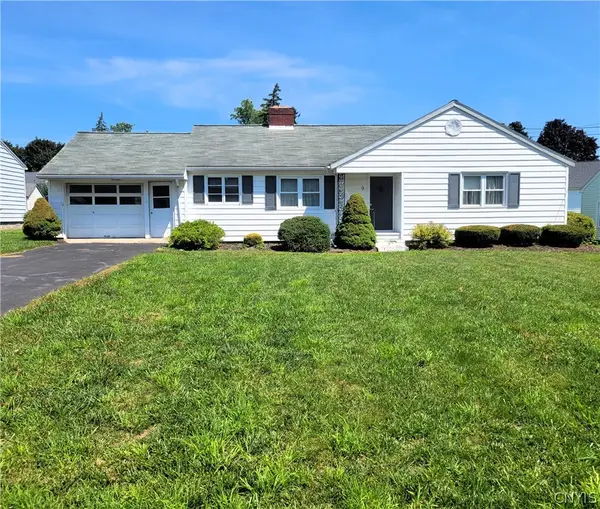 9 Melrose Parkway, Auburn, NY 13021