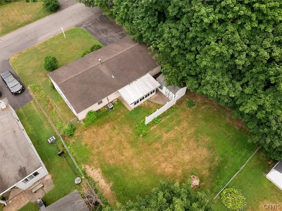 504 Deerwood Road, Utica, NY 13502 - #3