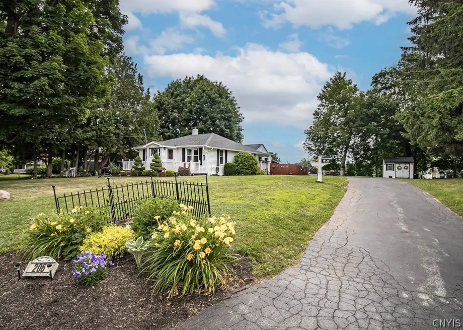 206 Stroud Street, Canastota, NY 13032 - #1