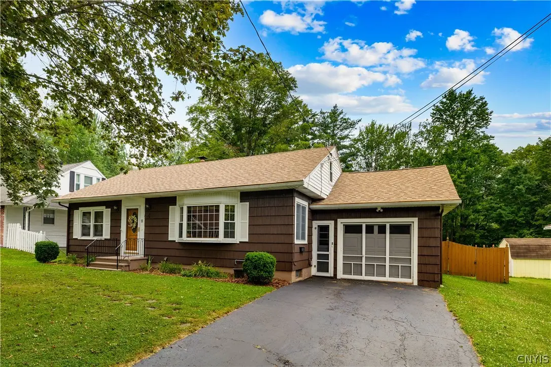 8 Parkway Place, New Hartford, NY 13413 - #1
