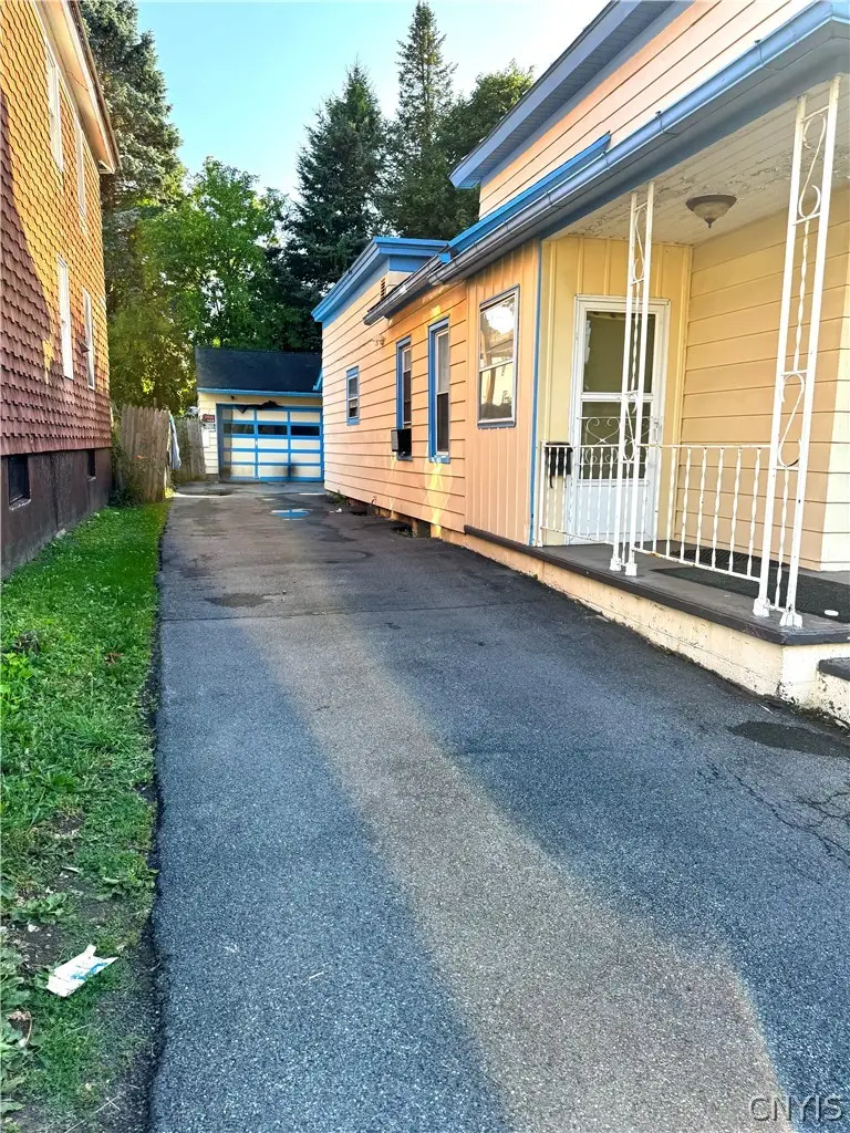 817 Chestnut Street, Utica, NY 13502 - #3