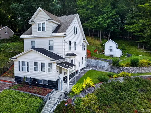 203 Woods Road, Syracuse, NY 13209