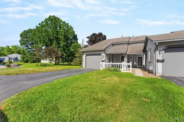 440 Summerhaven Drive N, East Syracuse, NY 13057