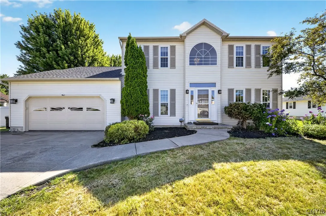 8405 Esperance Trl, Liverpool, NY 13090 - #1