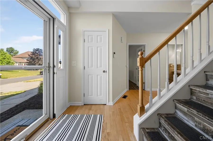 8405 Esperance Trl, Liverpool, NY 13090 - #3