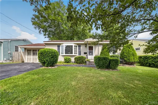 305 Hanover Avenue, Liverpool, NY 13088