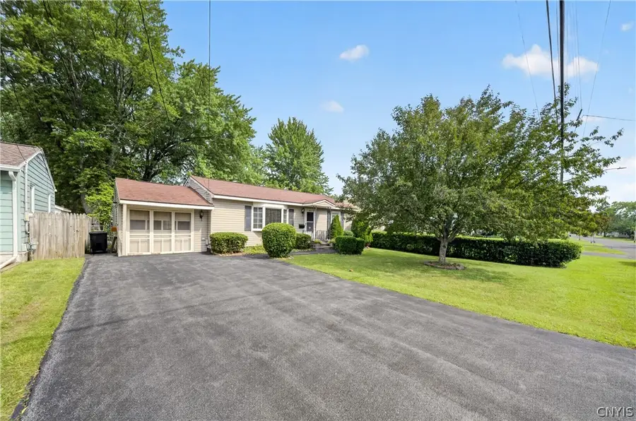 305 Hanover Avenue, Liverpool, NY 13088 - #2