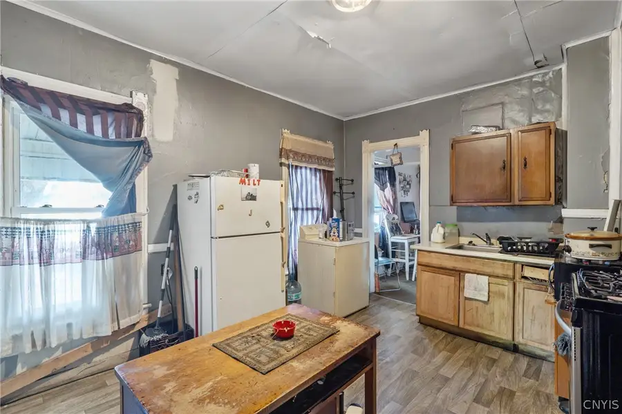 118 W Bissell Street, Syracuse, NY 13207 - #3