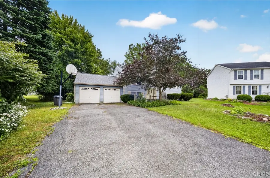 8165 Capricorn Drive, Liverpool, NY 13090 - #2
