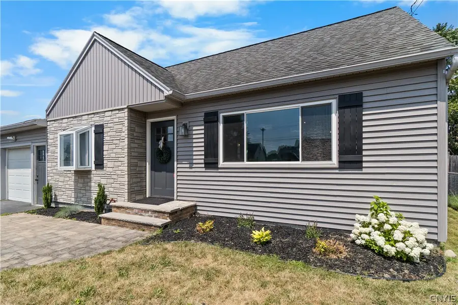 146 Dolshire Dr, Syracuse, NY 13212 - #2