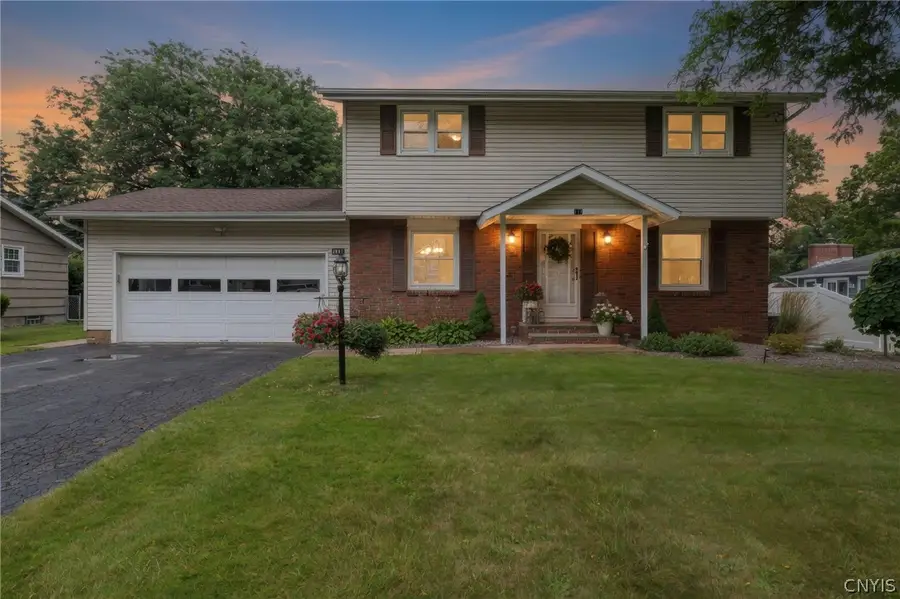 113 Thornton Circle N, Camillus, NY 13031 - #2
