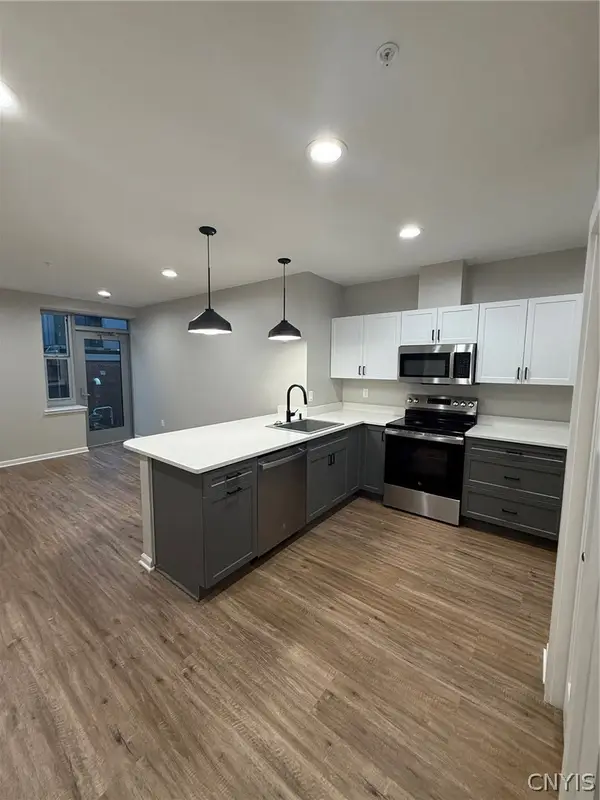 214 Kinne Street #109, East Syracuse, NY 13204