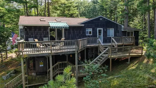 106 Dillon Point Road, Hammond, NY 13646