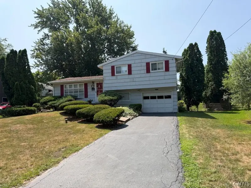 250 Blackberry Road, Liverpool, NY 13090 - #1