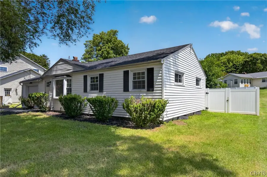 102 Sunnyfield Road, Camillus, NY 13031 - #2