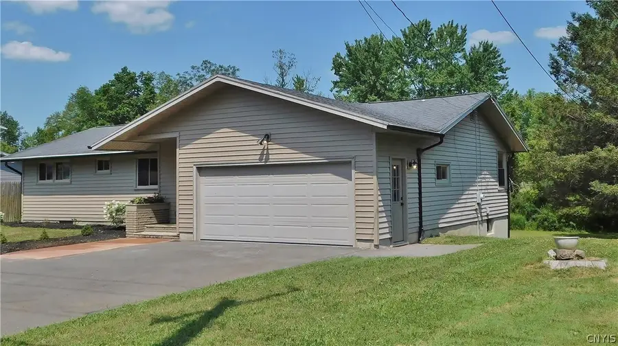 7742 Davis Road S, Syracuse, NY 13212 - #2
