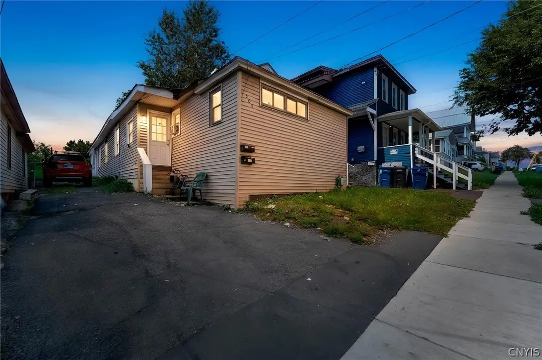 505 Carbon Street, Syracuse, NY 13208 - #1