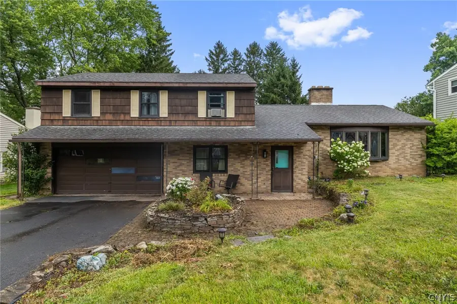 111 Hillside Way, Camillus, NY 13031 - #2