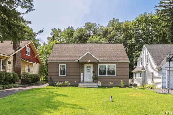 402 Radcliffe Road, Syracuse, NY 13214