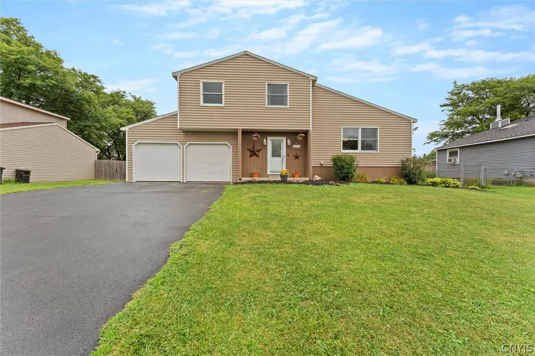 8151 Scotia Lane, Liverpool, NY 13090 - #1