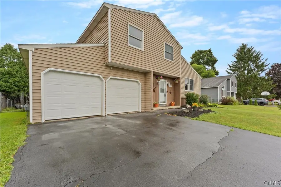 8151 Scotia Lane, Liverpool, NY 13090 - #2