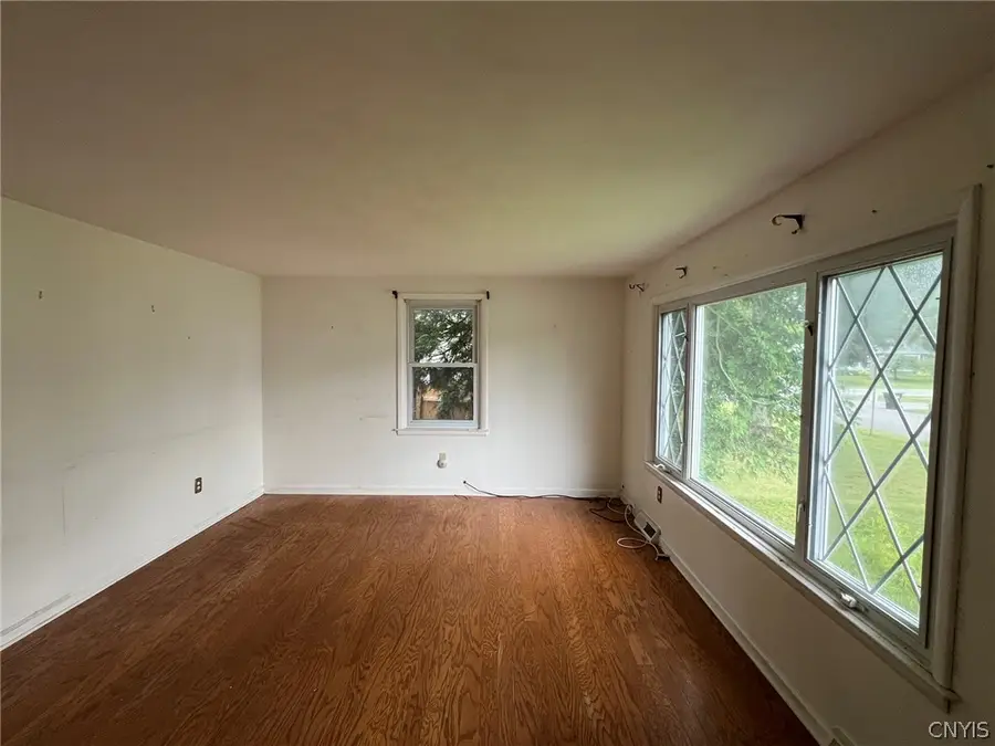102 S Manor Drive, East Syracuse, NY 13057 - #2