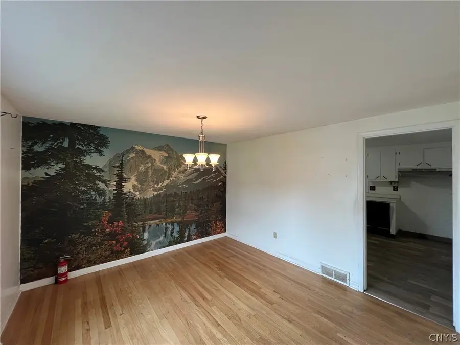 102 S Manor Drive, East Syracuse, NY 13057 - #3