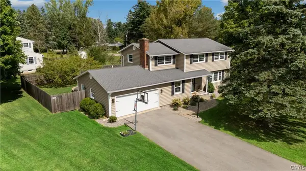 7673 Charlemont Drive, Manlius, NY 13104