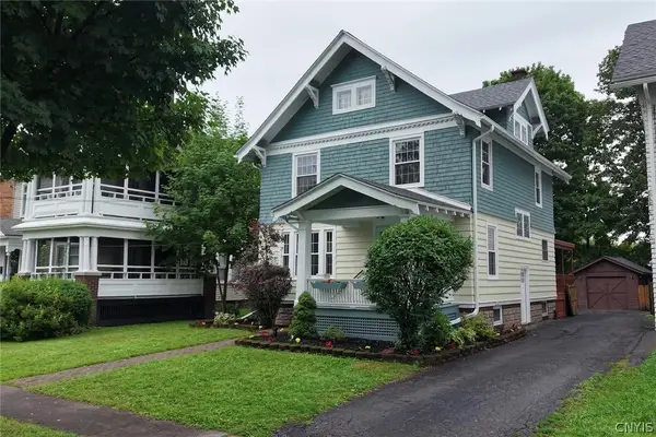 8 Huntington Place, New Hartford, NY 13413