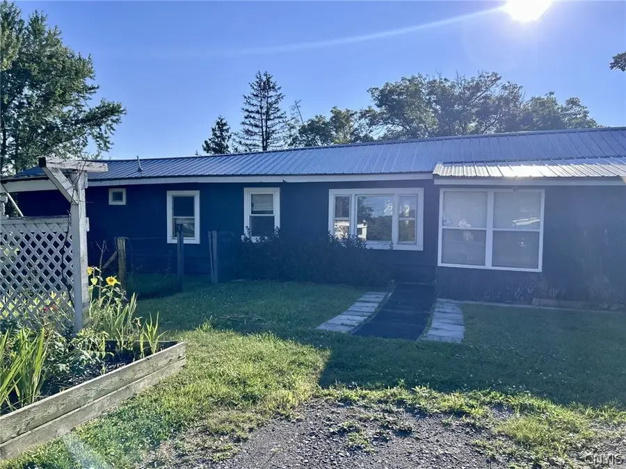 2524 Middle Road, Munnsville, NY 13409 - #2