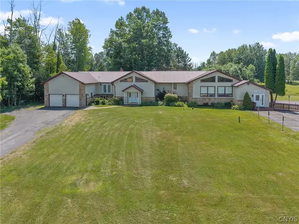 17 Oneida River Road, Pennellville, NY 13132