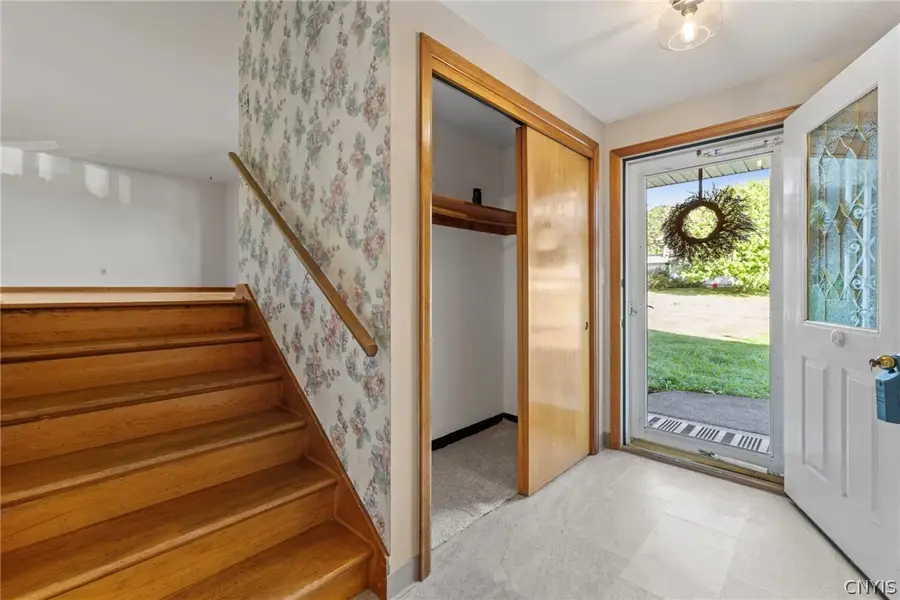 203 Oakridge Drive, Camillus, NY 13031 - #3