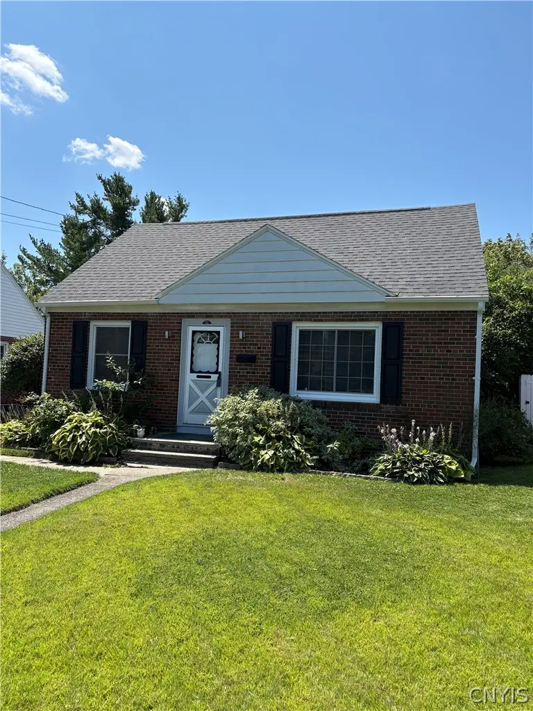 233 Russell Avenue, Liverpool, NY 13088 - #1