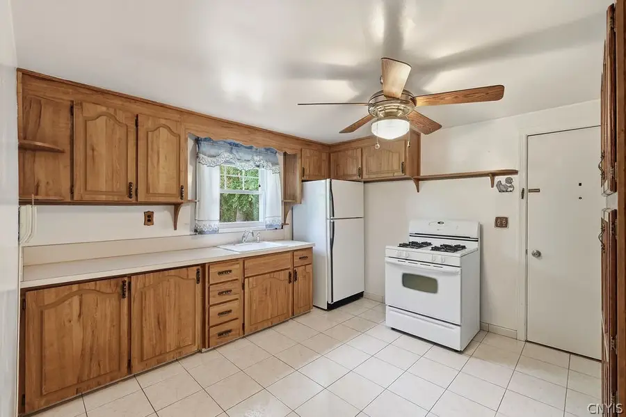 108 Gray Avenue, Liverpool, NY 13088 - #3